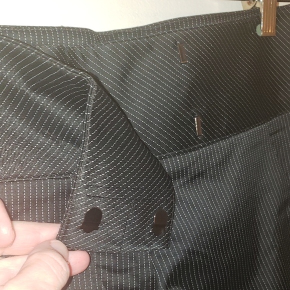 Bebe pin stripe shorts 0 - Picture 5 of 9